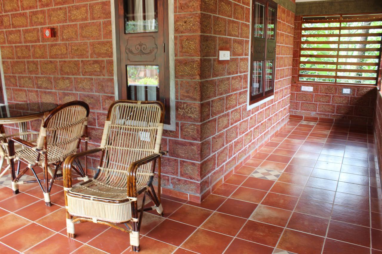 Neelambari Resorts Urakam Exterior foto
